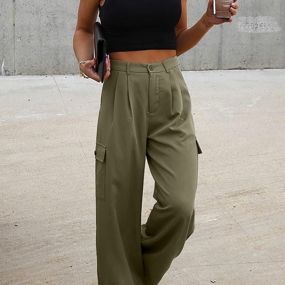 Women’s High Waisted Cargo Pant (True to size)